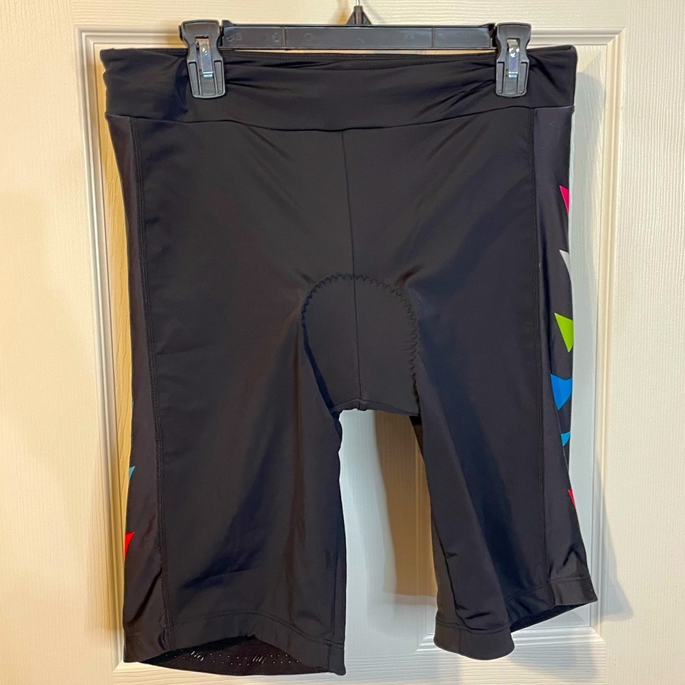 Beroy black bike shorts w/ 3D gel padding colored arrows on sides woman’s sz 3XL